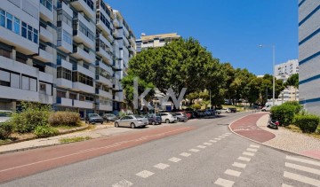 Apartamento 4 Quartos em Massamá e Monte Abraão