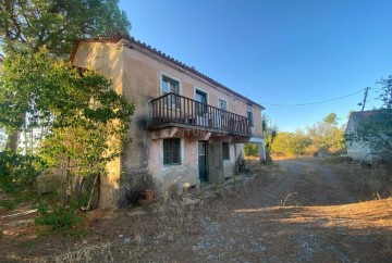 Moradia  em Escalos de Cima e Lousa