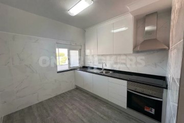 Apartamento 2 Quartos em Algueirão-Mem Martins