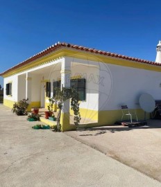 House 4 Bedrooms in Odeleite