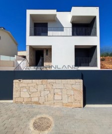 House 3 Bedrooms in Merelim (São Pedro) e Frossos