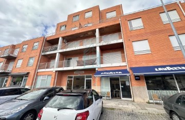 Apartment 4 Bedrooms in São Mamede de Infesta e Senhora da Hora