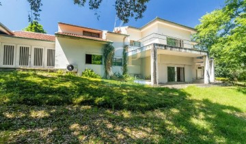 House 4 Bedrooms in Caldas de Vizela (São Miguel e São João)