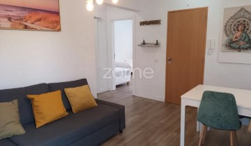 Apartamento 2 Quartos em Carcavelos e Parede