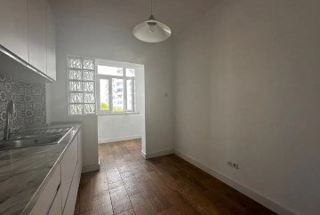 Apartamento 2 Quartos em Loures