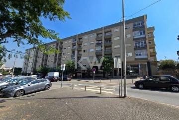 Locaux commerciaux à Bougado (São Martinho e Santiago)