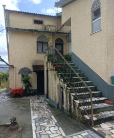 House 3 Bedrooms in Viseu