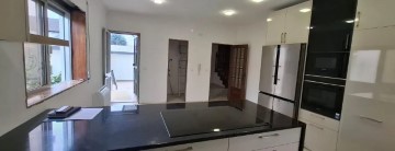 House 3 Bedrooms in Alfena