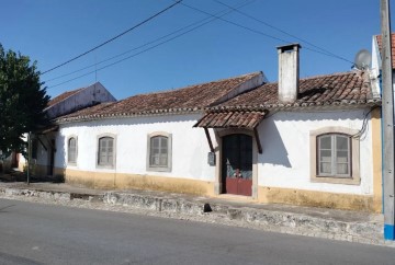 Moradia  em Achete, Azoia de Baixo e Póvoa de Santarém