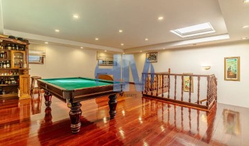 House 4 Bedrooms in Gondomar (São Cosme), Valbom e Jovim