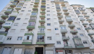 Apartamento 3 Quartos em Rio de Mouro