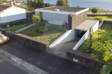 House 2 Bedrooms in Doze Ribeiras