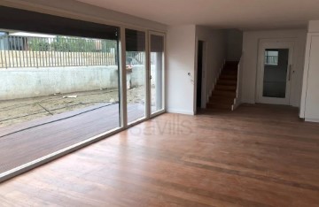 House 3 Bedrooms in Matosinhos e Leça da Palmeira