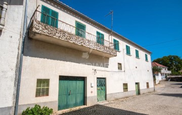 House  in Corujeira e Trinta