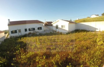 House 3 Bedrooms in Lamas e Cercal