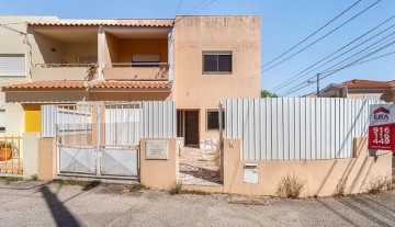 Maison 4 Chambres à Charneca de Caparica e Sobreda