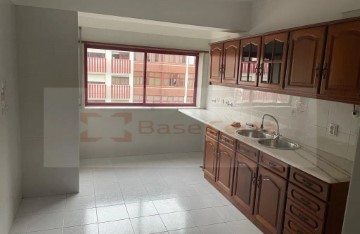 Apartamento 4 Quartos em Alverca do Ribatejo e Sobralinho