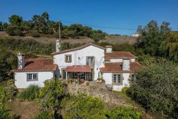 House 2 Bedrooms in Venda do Pinheiro e Santo Estêvão das Galés