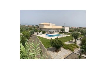 House 5 Bedrooms in Alcains