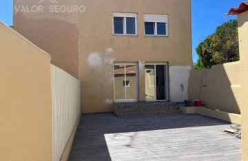 Moradia 4 Quartos em Alverca do Ribatejo e Sobralinho