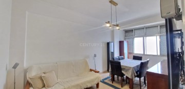 Apartment 3 Bedrooms in Benfica