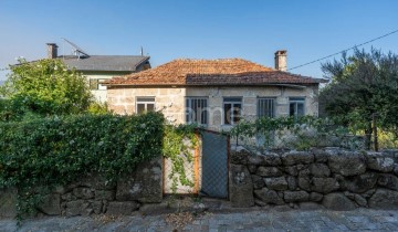 House  in Cinfães