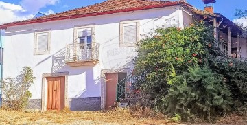 House 4 Bedrooms in Avantos e Romeu