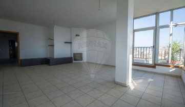 Apartamento 3 Quartos em Albergaria-a-Velha e Valmaior