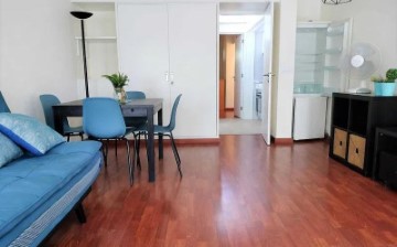 Apartamento 1 Quarto em Carcavelos e Parede