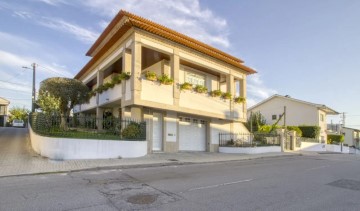 Maison 4 Chambres à Fafe