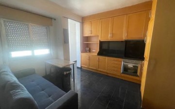 Apartamento 1 Quarto em Massamá e Monte Abraão