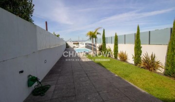 House 4 Bedrooms in Silvalde