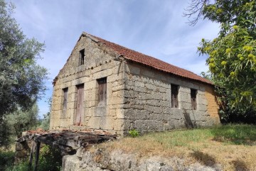 Moradia  em São João de Areias