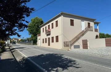 House 5 Bedrooms in Macieira da Lixa e Caramos