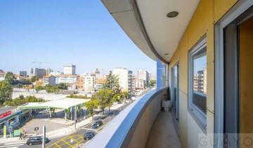 Apartamento 4 Quartos em Mafamude e Vilar do Paraíso