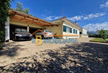 Maison 3 Chambres à Arouca e Burgo