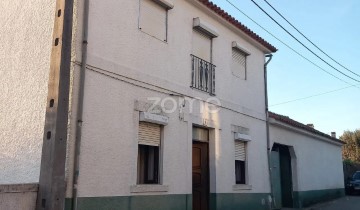 House  in Tamengos, Aguim e Óis do Bairro