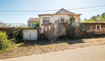 Maison 4 Chambres à Vila Cã