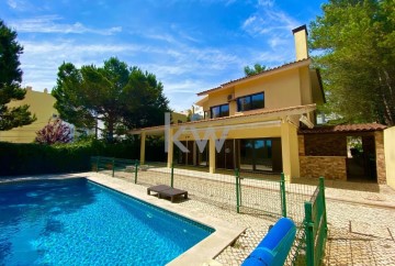 House  in Carcavelos e Parede