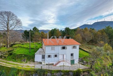 Moradia 3 Quartos em Ruivães e Campos