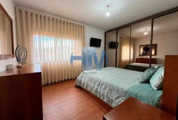 Apartment 3 Bedrooms in Gondomar (São Cosme), Valbom e Jovim