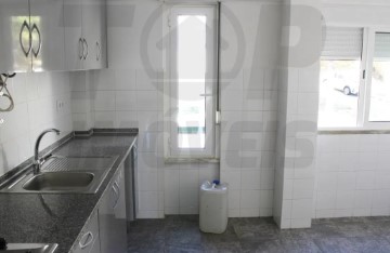 Apartamento 2 Quartos em Póvoa de Santa Iria e Forte da Casa