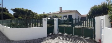 House 3 Bedrooms in Marinha Grande