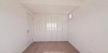 House 3 Bedrooms in Vila Nova de Anha