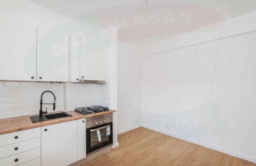 Apartamento 1 Quarto em Venteira