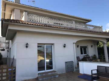 Casa o chalet 4 Habitaciones en El Carrer de Dalt-Pineda (La)-Pla de l'Alzina