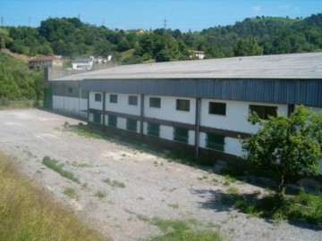 Bâtiment industriel / entrepôt à Riaño - Barros