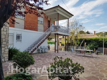 House 6 Bedrooms in Torrent