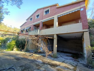 Casa o chalet 4 Habitaciones en Corbera de Llobregat