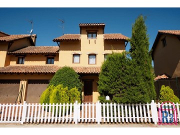 Casa o chalet 3 Habitaciones en Robledo de la Valdoncina